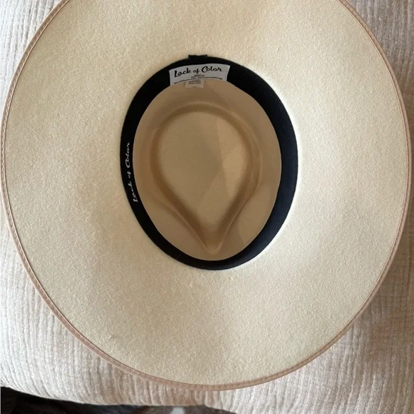 Like new lack of color ivory rancher hat - Picture 8 of 8